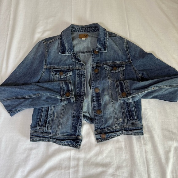 AMERICAN EAGLE Women’s Size M Medium Denim Jean Jacket Cropped Distressed Cotton - Picture 1 of 10